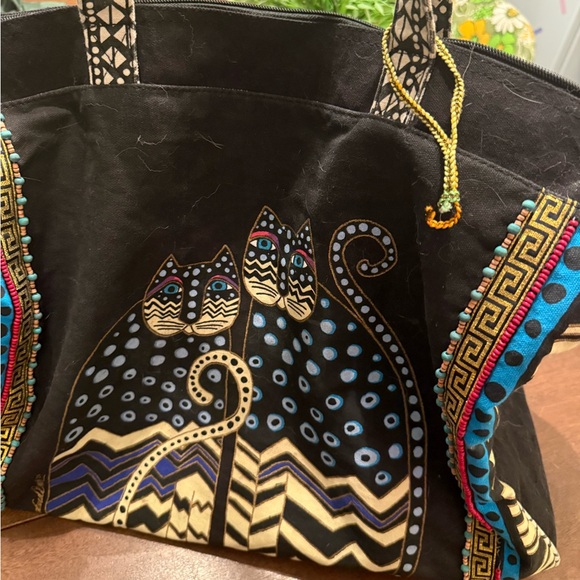 Laurel Burch Handbags - Laurel Burch Vibrant Cat Design Tote